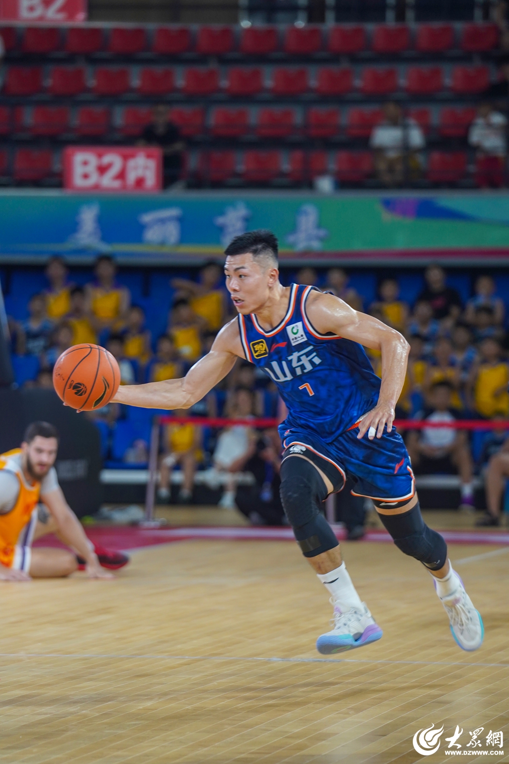 山东男篮训练开放日,赛前迎来里程碑引欢呼,欧超杯在即,年轻球员得到机会的简单介绍 山东男篮训练开放日,赛前迎来里程碑引欢呼,欧超杯在即,年轻球员得到机会的简单介绍