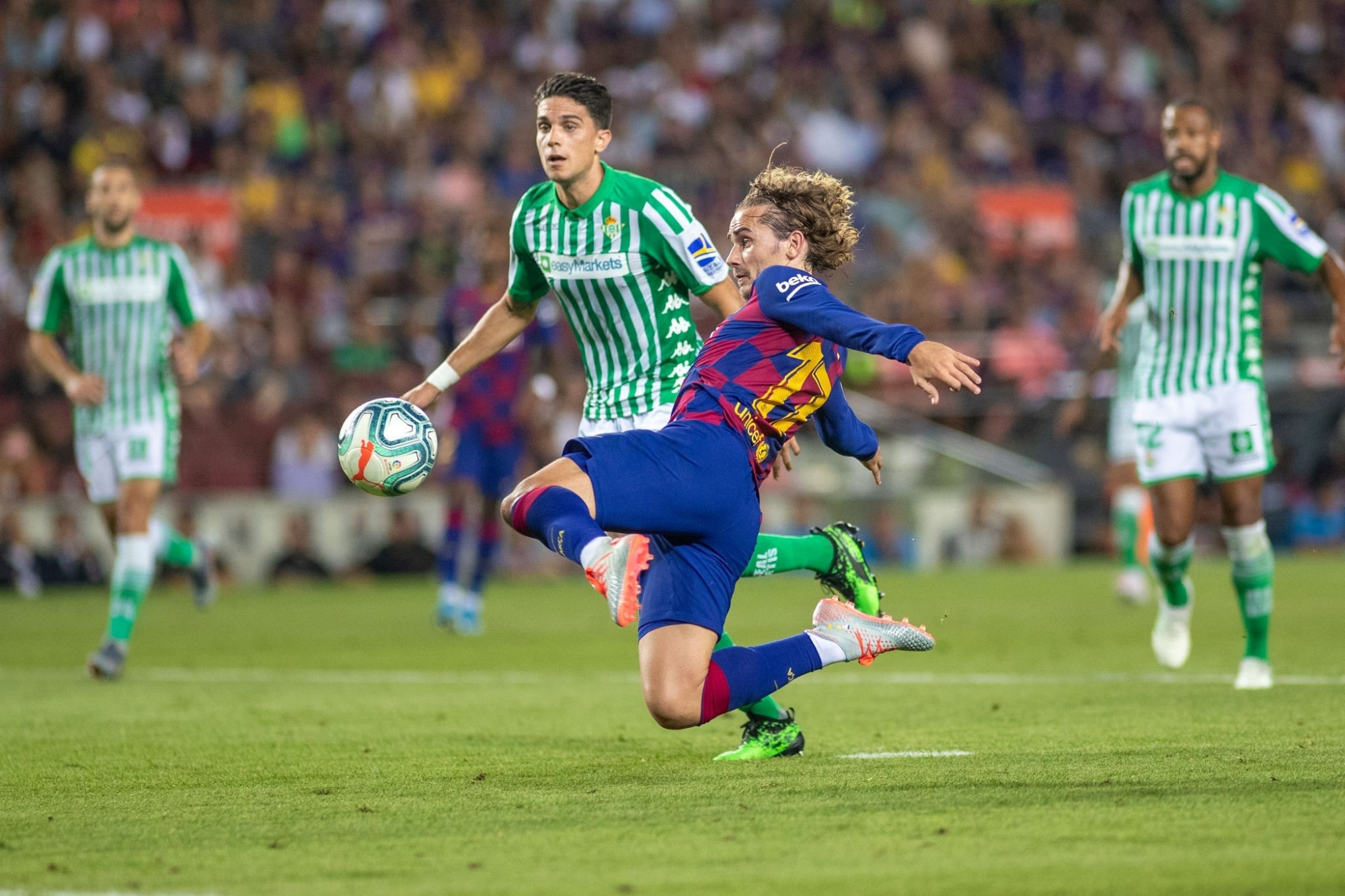 包含巴黎圣日耳曼内部会议纪要流出：今晨强势反弹；西甲使命明确；球队文化再被提及的词条